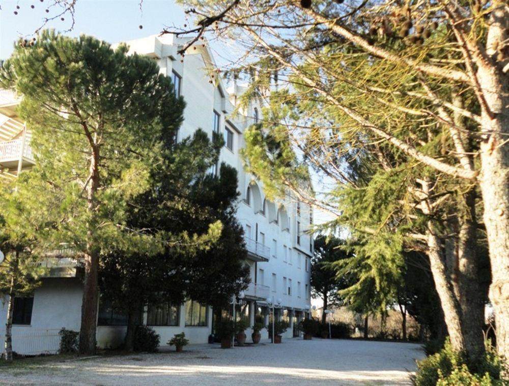 Il Grifo Hotel E Bisteccheria Toscana Montepulciano Stazione Exterior foto